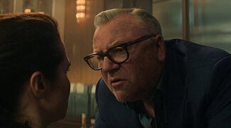 La frustración de Ray Winstone con 'Viuda Negra' y Marvel: "Solo les preocupa vender entradas"