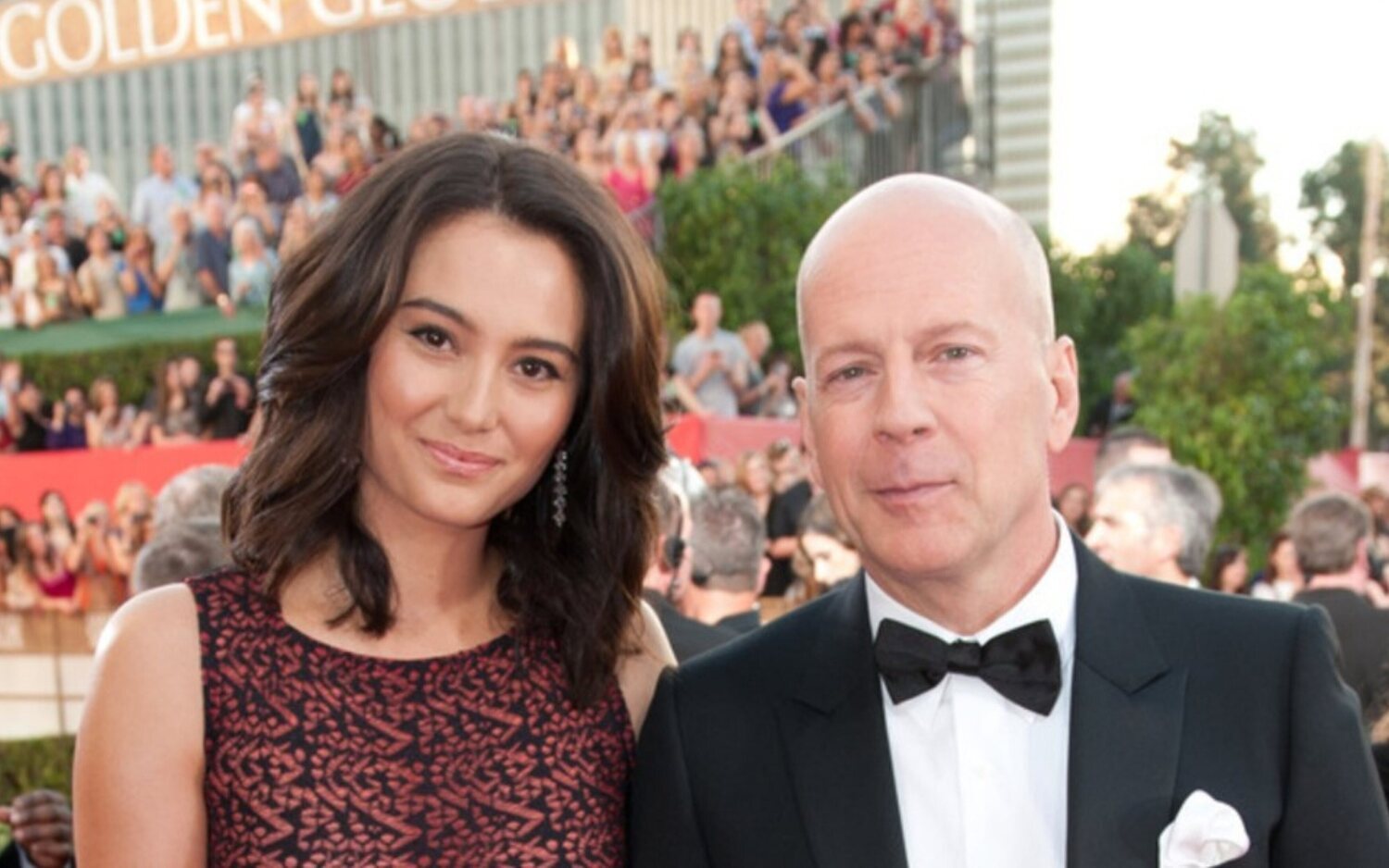 Bruce Willis y Emma Heming en la ceremonia de los Globos de Oro de 2011