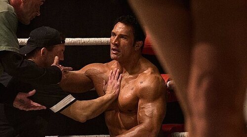 La crítica se rinde ante Dwayne Johnson en 'The Smashing Machine', su primer trabajo dramático