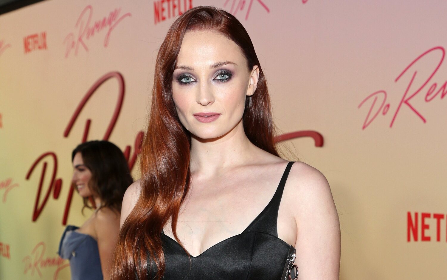 Sophie Turner es oficialmente Lara Croft