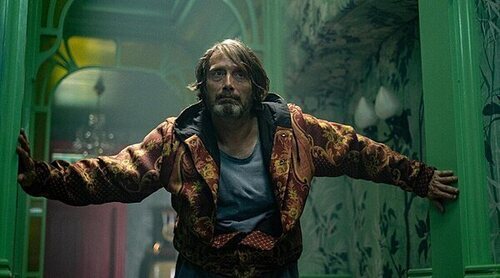 Mads Mikkelsen tiene que matar un monstruo en el tráiler de 'Dust Bunny', lo nuevo del creador de 'Hannibal'