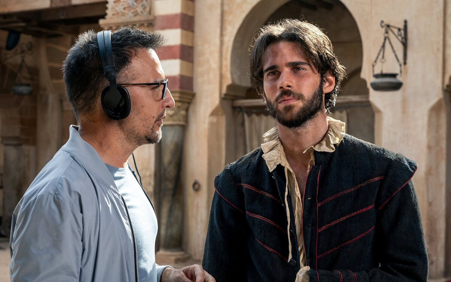 Alejandro Amenábar con Julio Peña, su Cervantes en 'El cautivo'