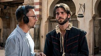 Alejandro Amenábar defiende su versión de Miguel de Cervantes en 'El cautivo': "Ninguno estábamos allí hace cuatro siglos"