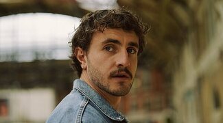 Así se está preparando Paul Mescal para ser Paul McCartney en los biopics de The Beatles