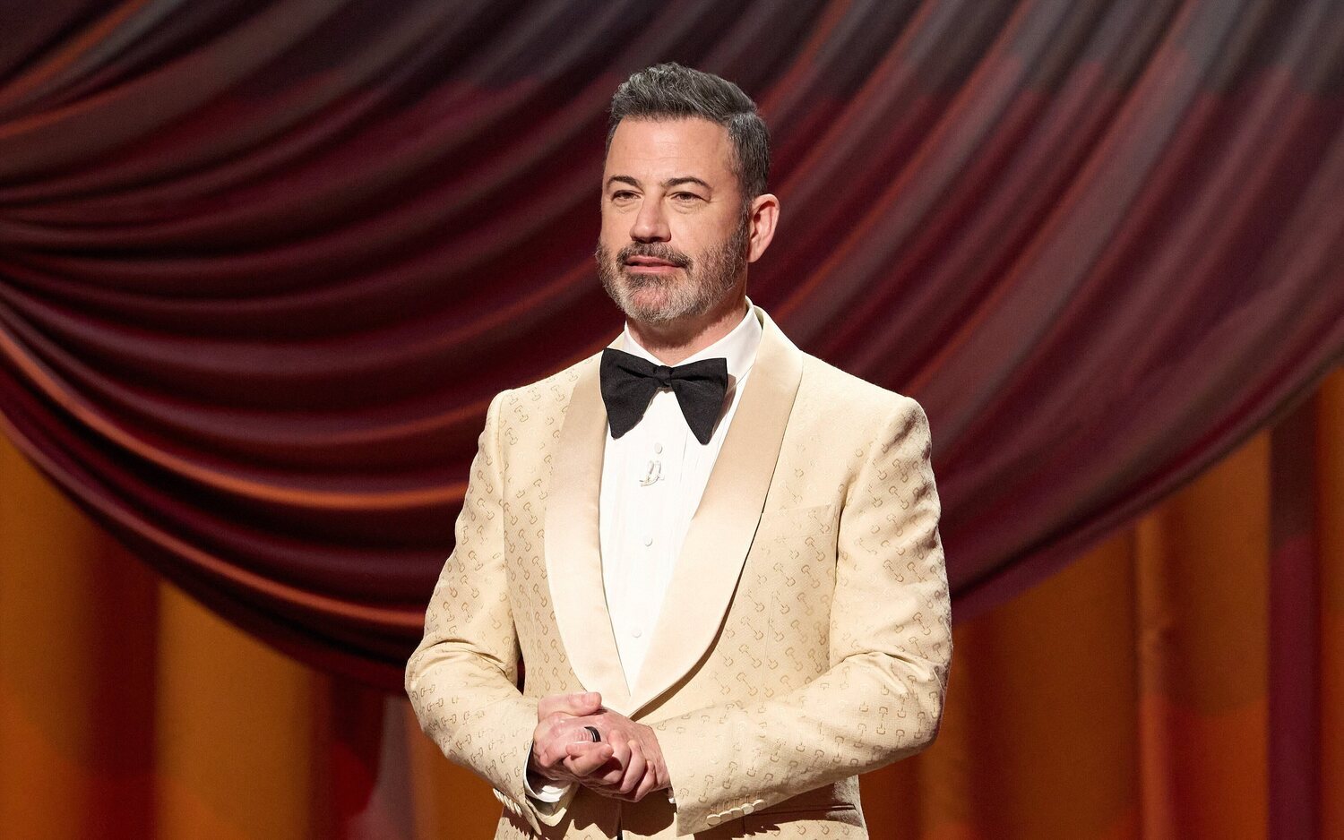 Tatiana Maslany en She-Hulk y Jimmy Kimmel en los Oscars 2024