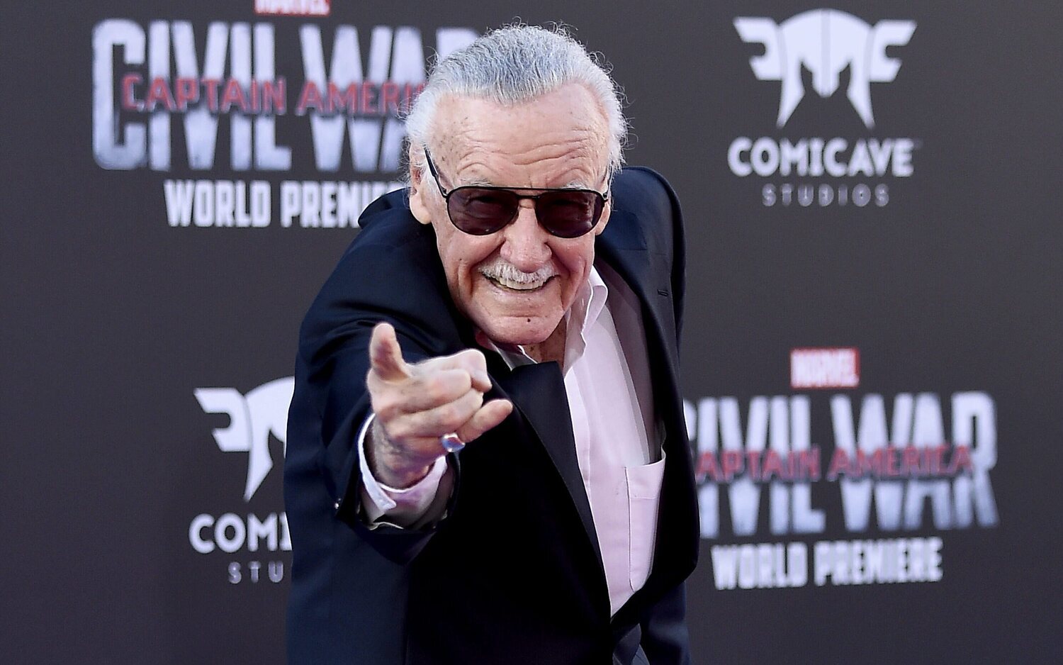 Stan Lee en la premiere mundial de 'Capitán América: Civil War'