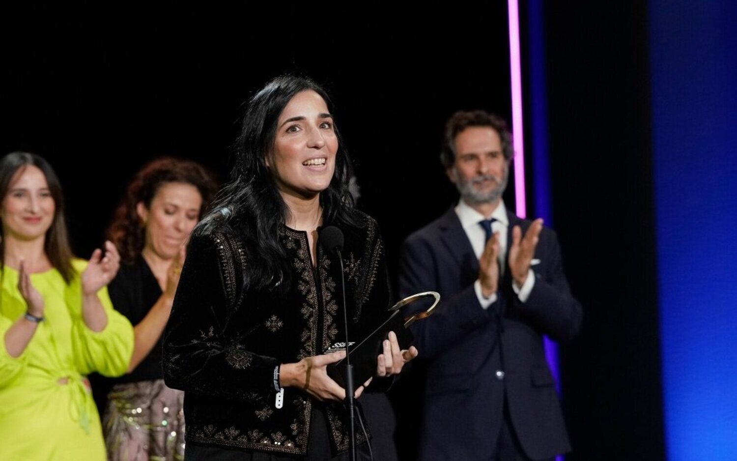 Alauda Ruiz de Azúa, Concha de Oro en San Sebastián por 'Los domingos'