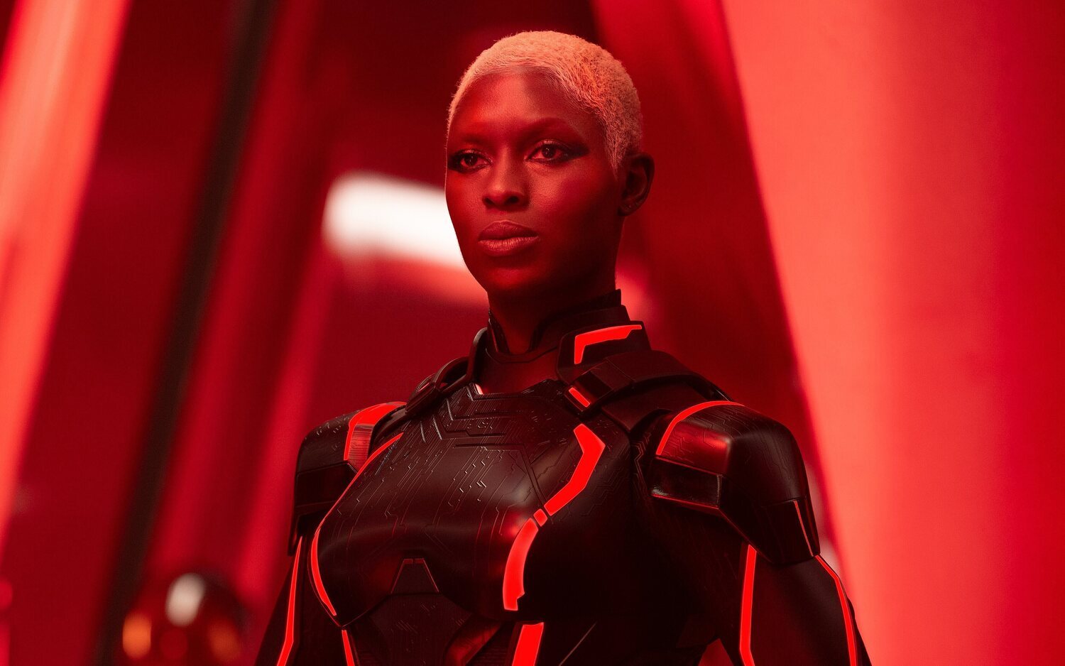 Jodie Turner-Smith sobre si 'Tron: Ares' es pro-IA: "Más que responder a la pregunta, existimos en ella"