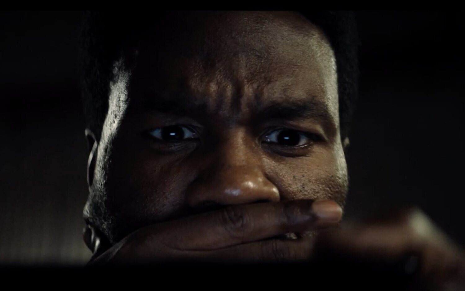 Yahya Abdul-Mateen II como Simon Williams en el teaser de 'Wonder Man'