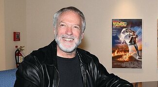 Muere Drew Struzan, legendario artista y diseñador de los carteles de 'Star Wars' e 'Indiana Jones'