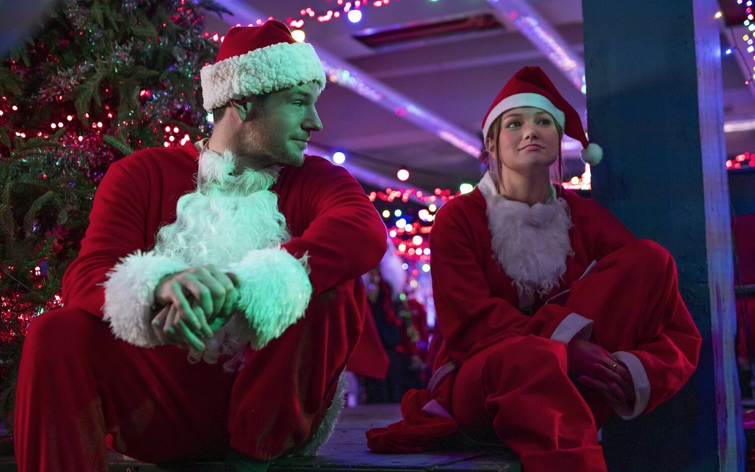 Olivia Holt y Connor Swindells protagonizan 'Un robo muy navideño'
