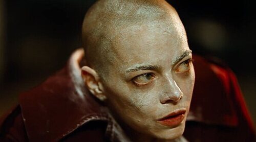 'Bugonia', lo nuevo de Yorgos Lanthimos, organiza un preestreno solo para quienes se afeiten la cabeza