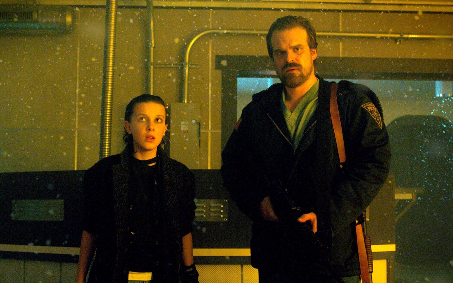 Millie Bobby Brown habría denunciado a David Harbour