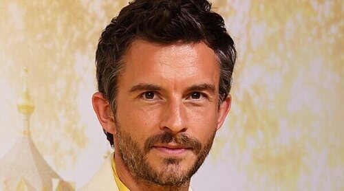 Jonathan Bailey es el primer hombre gay en ser elegido como hombre vivo más sexy en 2025