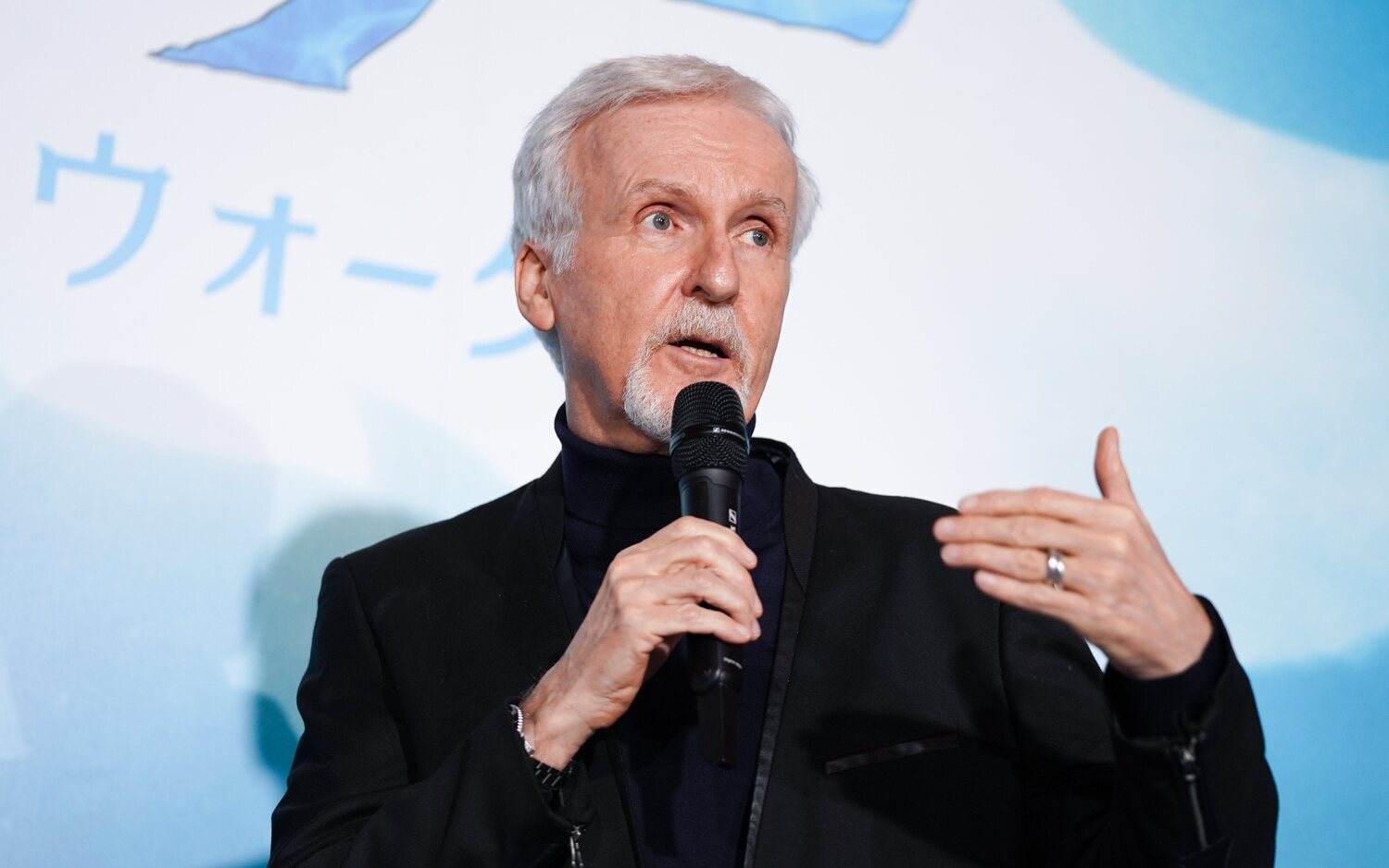James Cameron descarga contra Netflix