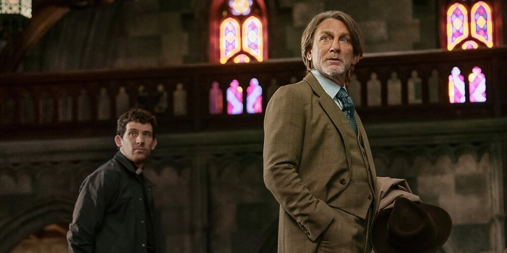 'Puñales por la espalda: De entre los muertos': Benoit Blanc vs. la fe en su caso más trascendental