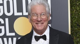 Richard Gere enciende el árbol de Navidad de Murcia y... ¿se funden los plomos?