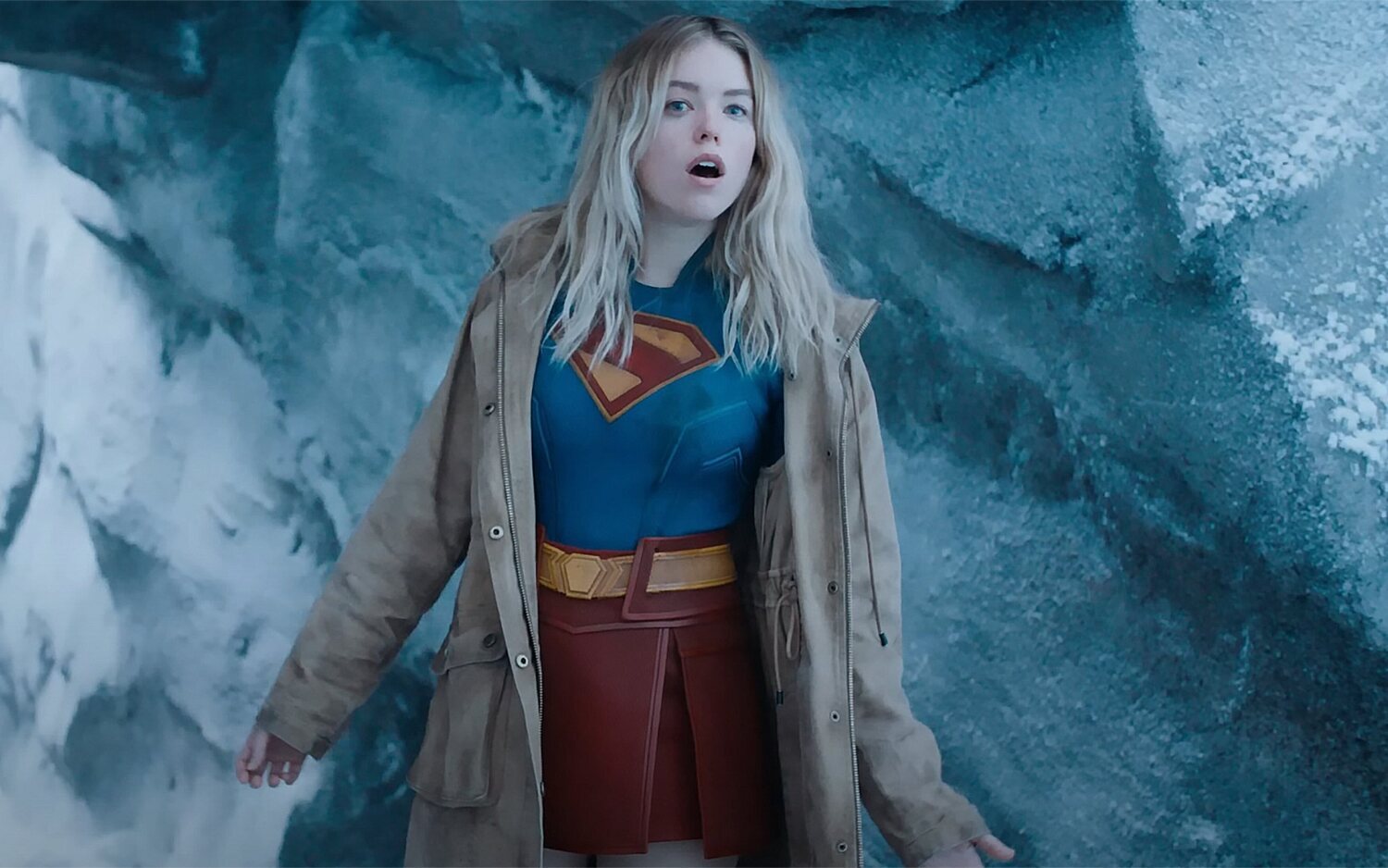 Primera aparición de Milly Alcock como Supergirl