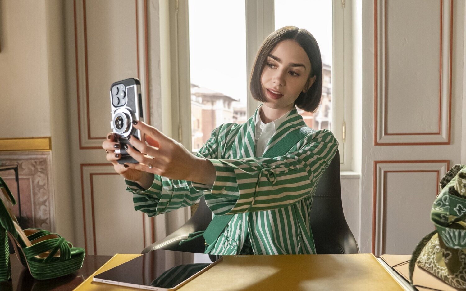 Emily deja París para mudarse a Roma