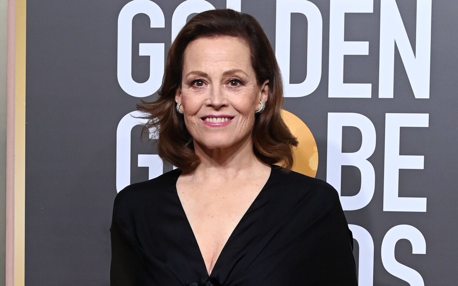 Sigourney Weaver en la alfombra roja de los Globos de Oro 2023