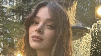 Hailee Steinfeld anuncia que está embarazada: "Este año he recordado lo preciosa que es la vida"