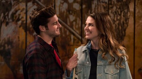 La serie del creador de 'Sexo en Nueva York' y 'Emily in Paris' que arrasa en Netflix 10 años después de su estreno