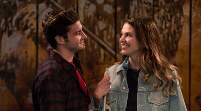 La serie del creador de 'Sexo en Nueva York' y 'Emily in Paris' que arrasa en Netflix 10 años después de su estreno