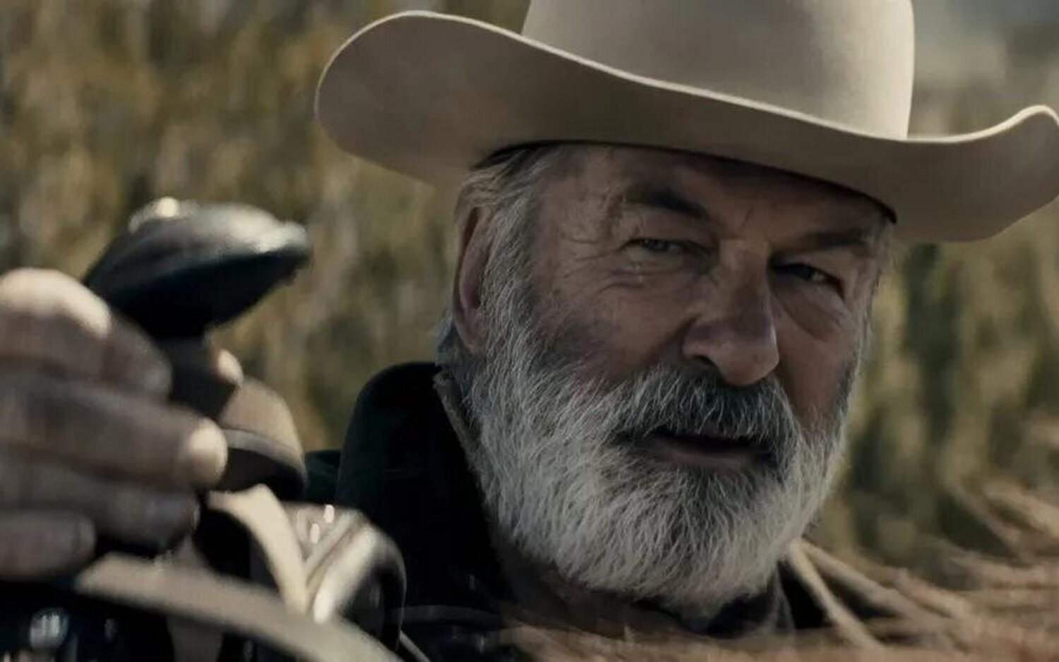 Fotograma de Alec Baldwin en 'Dos forajidos (Rust)'