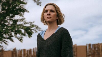 Vince Gilligan y Rhea Seehorn desmenuzan el final de “Pluribus”: amor, traición y una guerra declarada