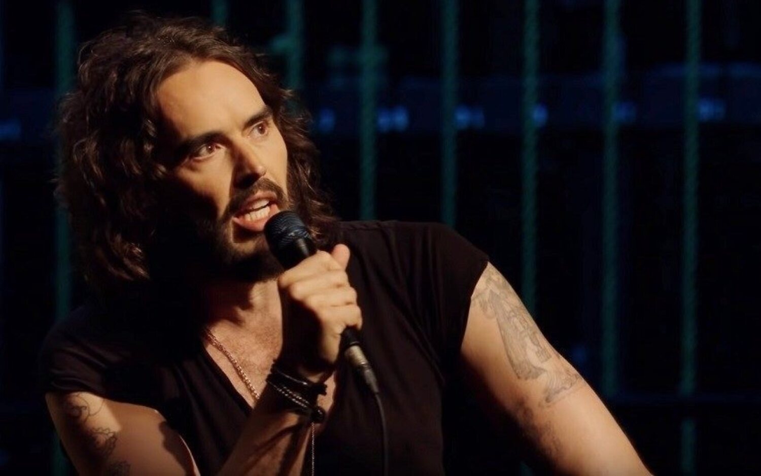 Russell Brand en su monólogo 'Russell Brand: Re:Birth'