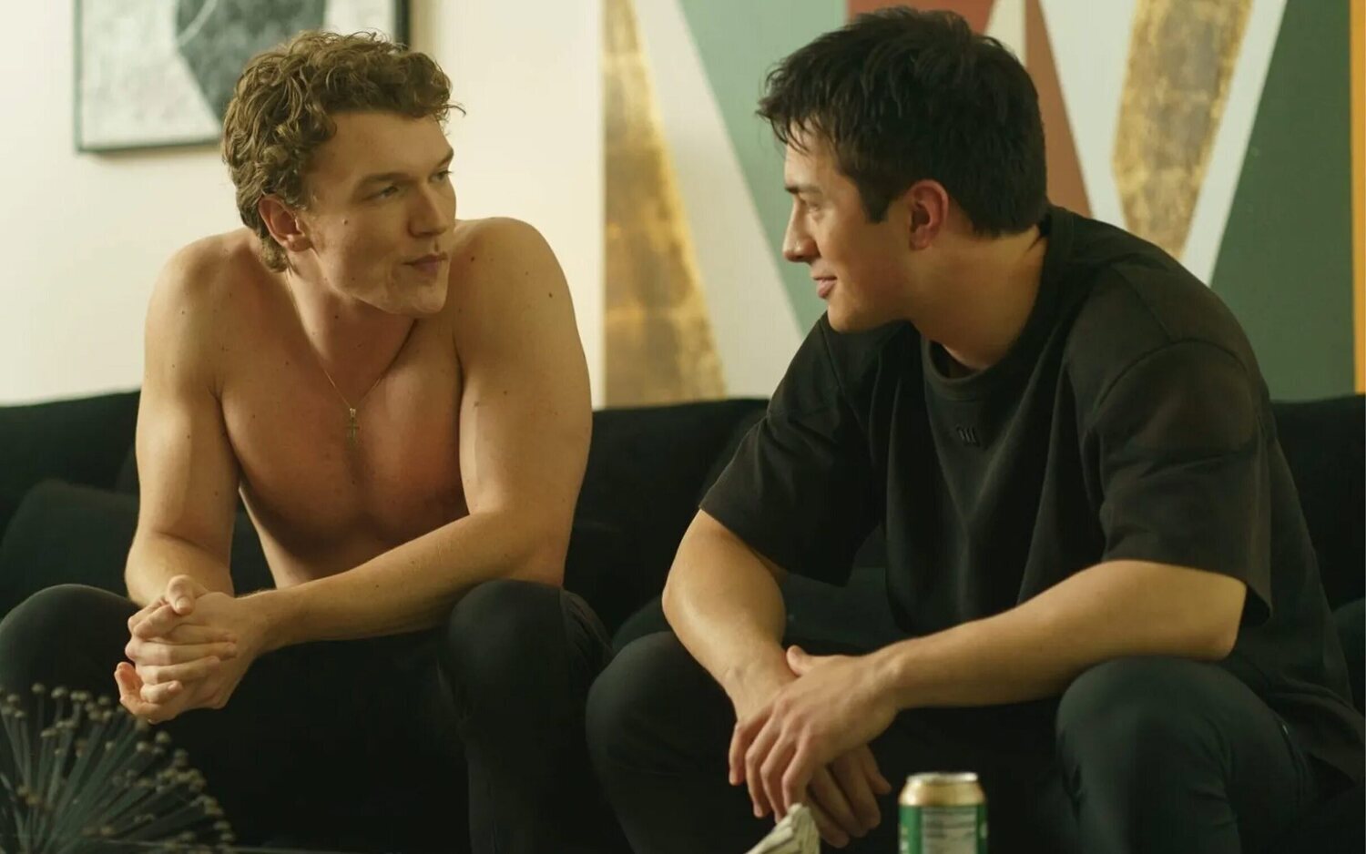 Connor Storrie y Hudson Williams acaparan todas las miradas en los Globos de Oro