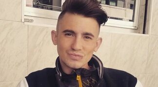 Adrián Gordillo, El Mecos de 'Aída', vinculado a un robo de coches tras declararse en la ruina