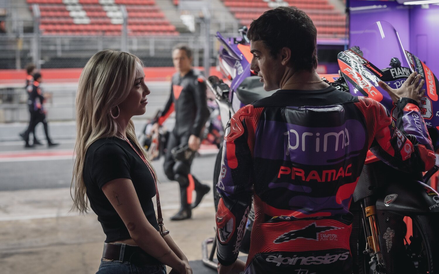 Oscar Casas y Ana Mena protagonizan 'Ídolos'