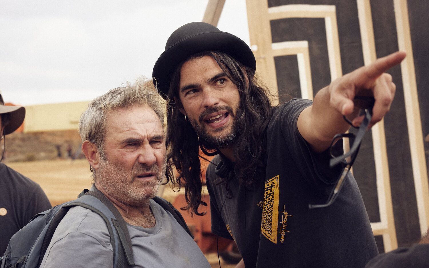 Laxe ('Sirât') se cava su propia tumba con polémica