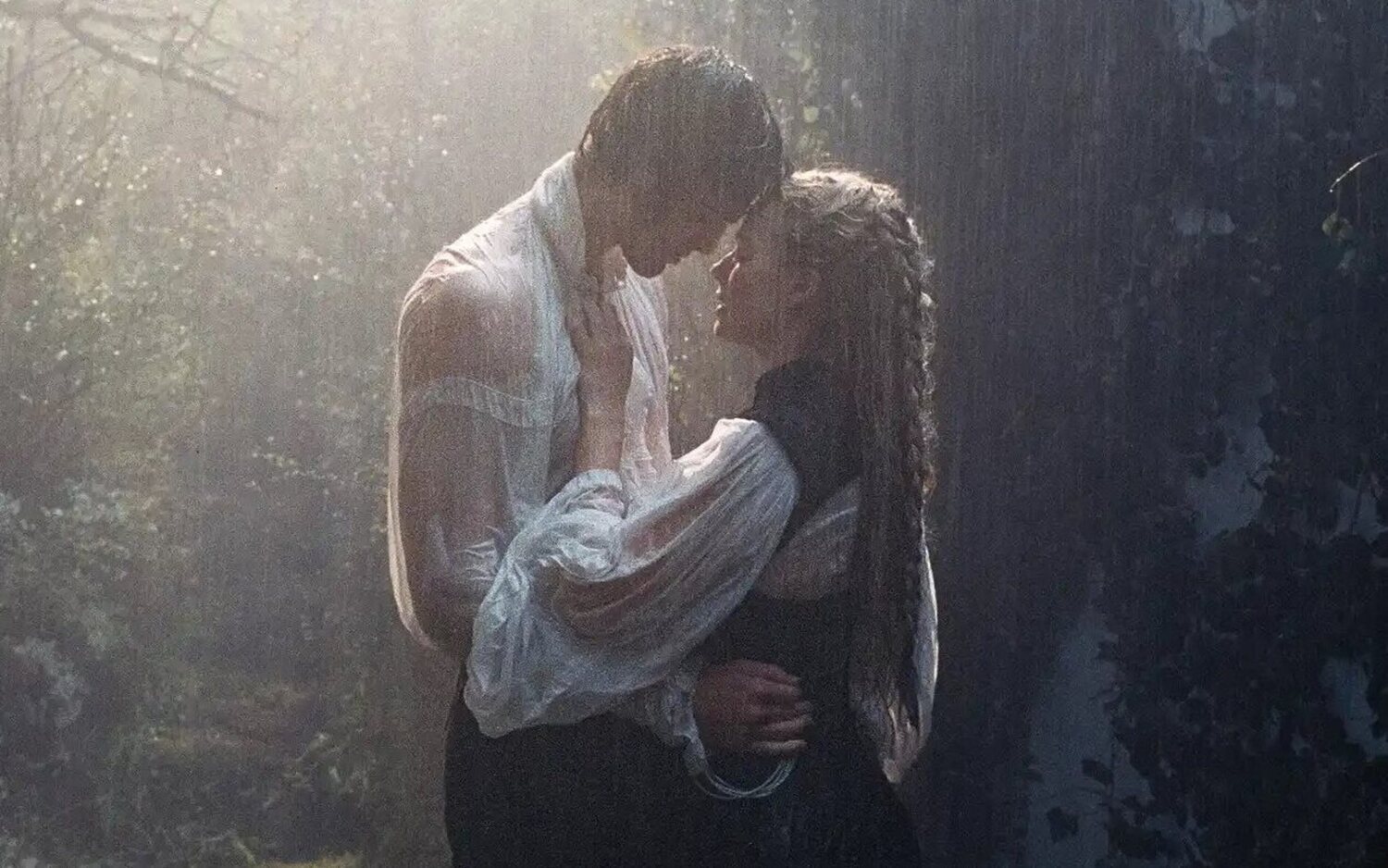 Las primeras reacciones de 'Cumbres borrascosas' se funden con el tórrido romance entre Margot Robbie y Jacob Elordi