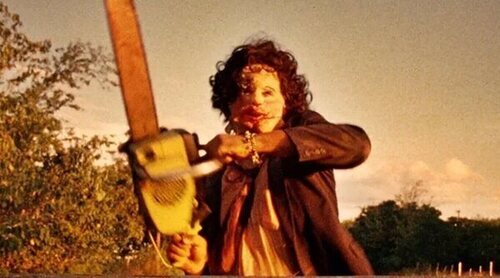 A24 se hace con los derechos de 'La matanza de Texas' y ya prepara una serie con Glen Powell y una película