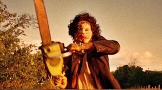 A24 se hace con los derechos de 'La matanza de Texas' y ya prepara una serie con Glen Powell y una película