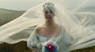 '"Cumbres Borrascosas"' divide a la crítica: exceso estilístico y pasión desbordada