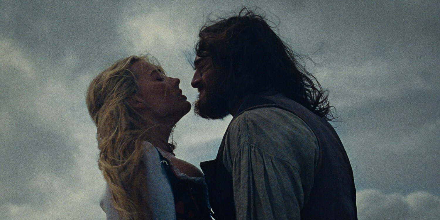 'Cumbres borrascosas': La desbordante visión de Emerald Fennell te hará sentir cositas