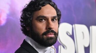 Kunal Nayyar ('The Big Bang Theory') paga en secreto facturas médicas de familias desconocidas
