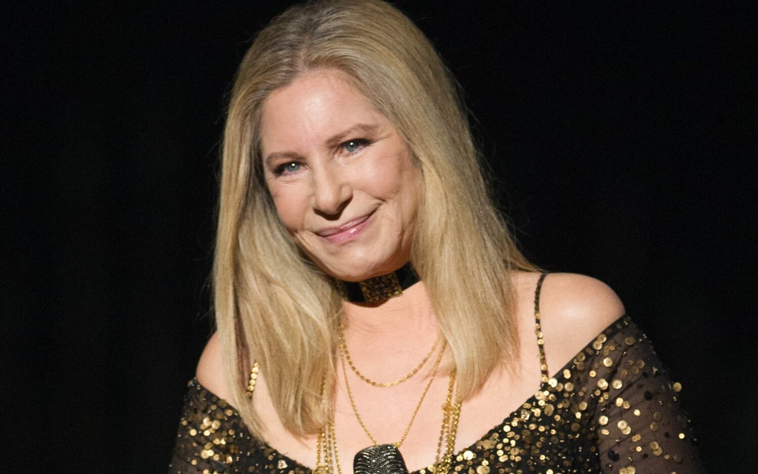 Barbra Streisand en su actuación en los Premios Oscar de 2013