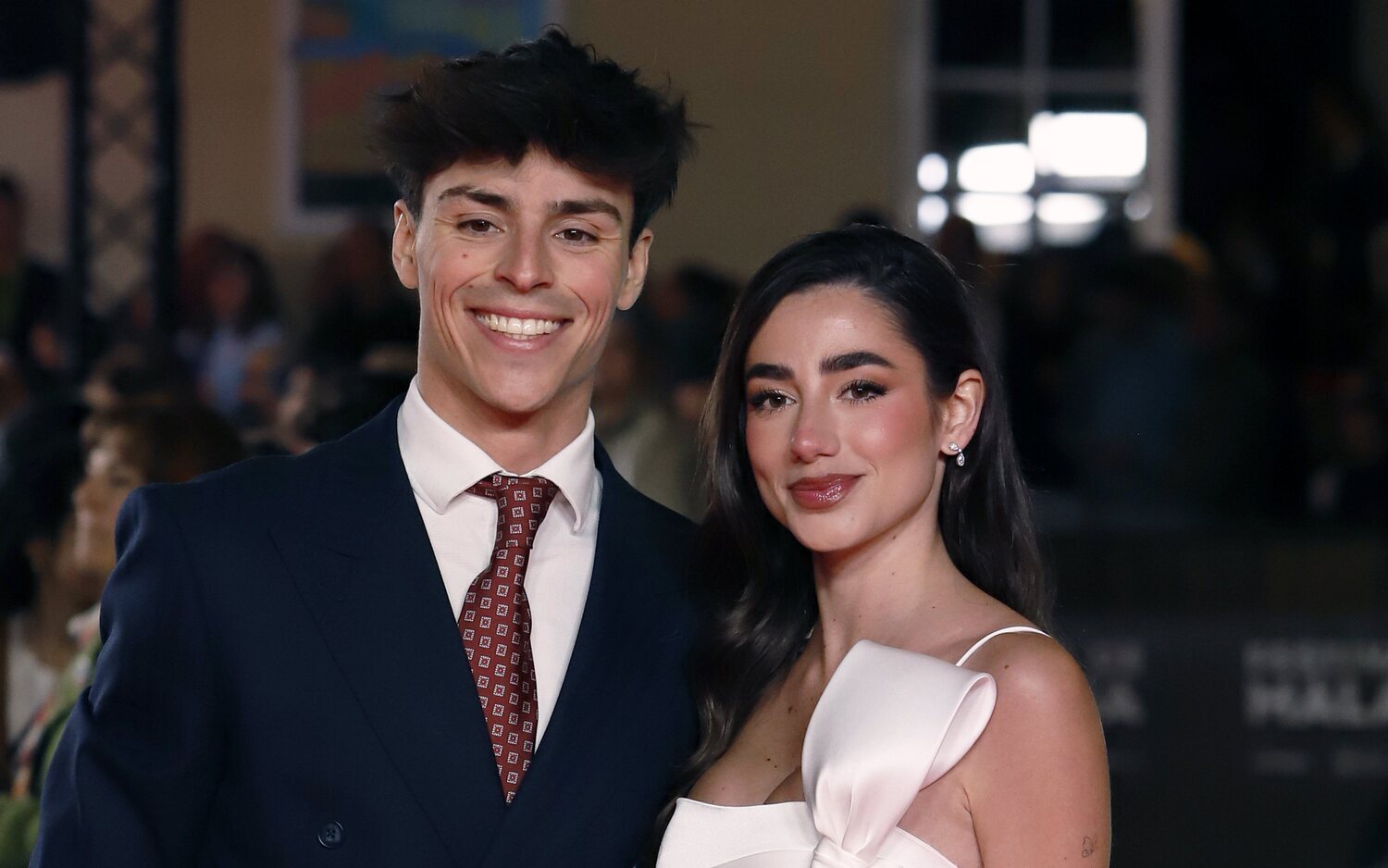 Alonso López y Lola Lolita en la alfombra roja del Festival de Málaga