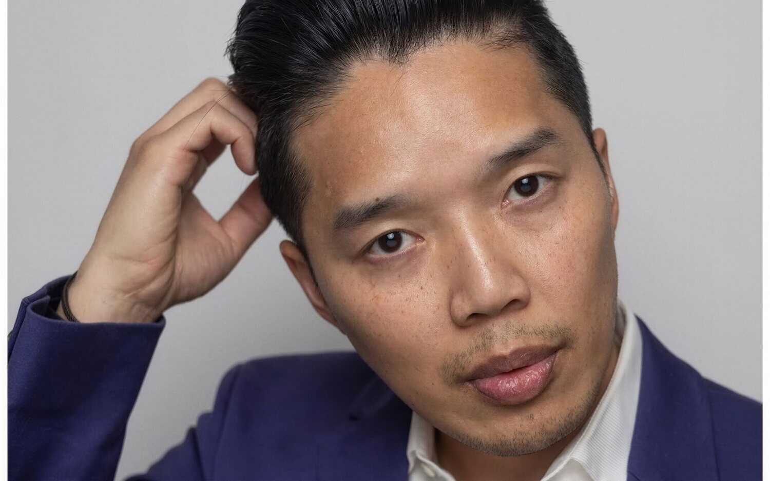 Retrato del actor Alex Duong