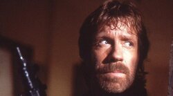 La familia de Chuck Norris denuncia vídeos e imágenes falsas creados con IA tras su muerte