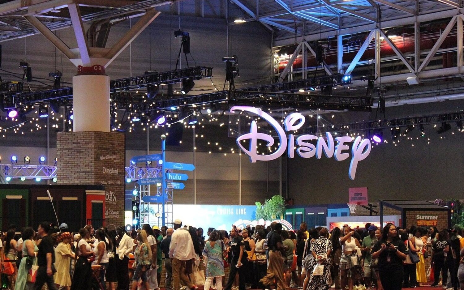 Disney plantea ejecutar hasta 1.000 despidos en la nueva etapa dirigida Josh D’Amaro