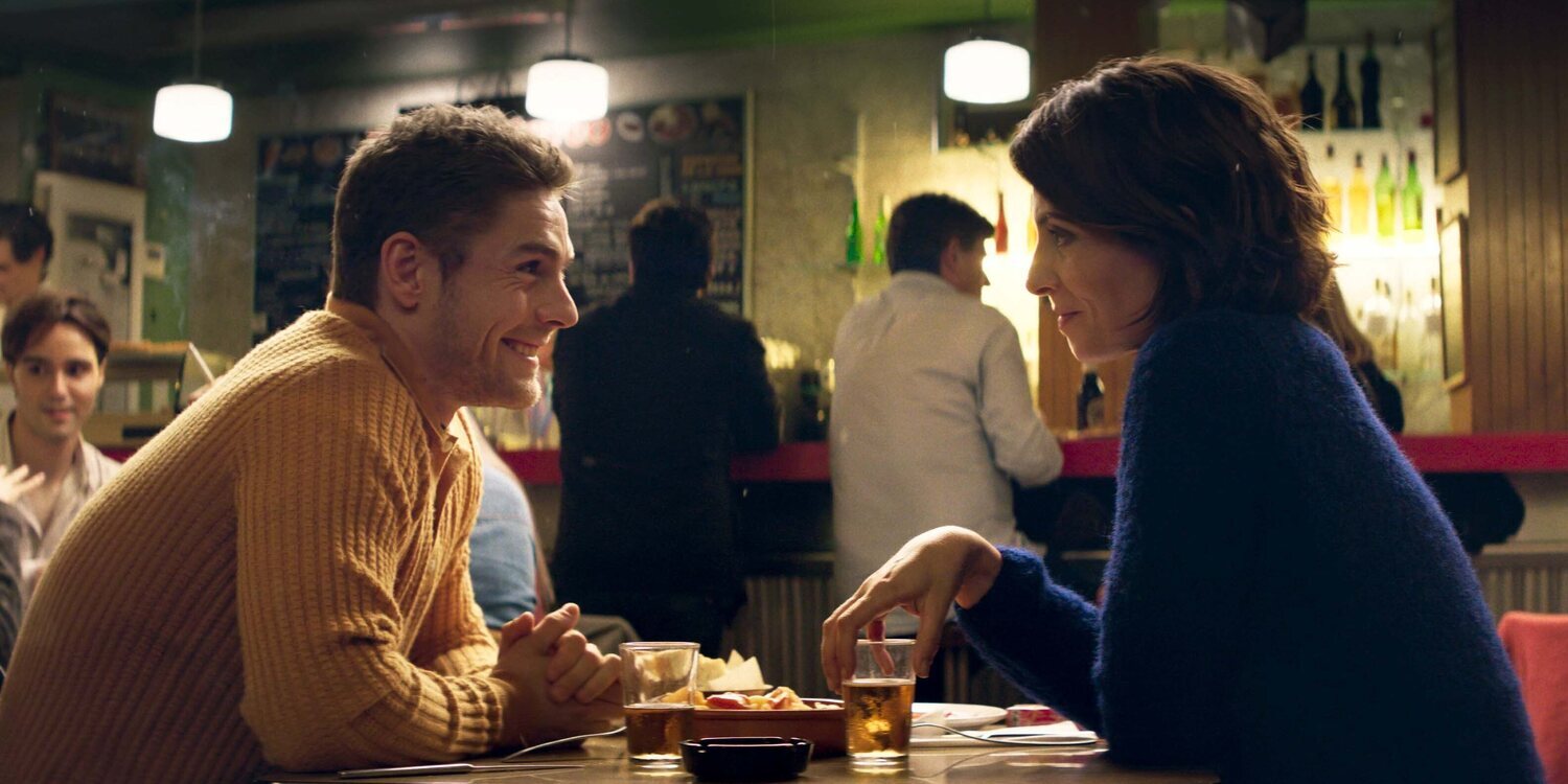 Bárbara Lennie ('Amarga Navidad'): "Almodóvar se hace preguntas y pone su creatividad en el centro de la crítica"