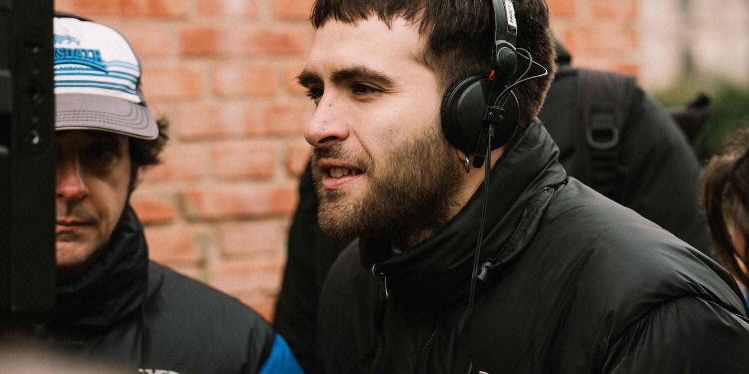 Ricardo Gómez, de Carlitos en 'Cuéntame' a escribir y dirigir su propia película: 'Una familia'