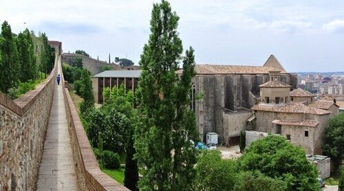 Disney abre un casting en Girona para buscar figurantes y bailarines de su nueva 'Rapunzel' y se forman largas colas