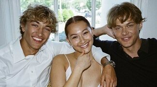 El rodaje de la película de 'El verano en que me enamoré' se complica por las visitas de fans