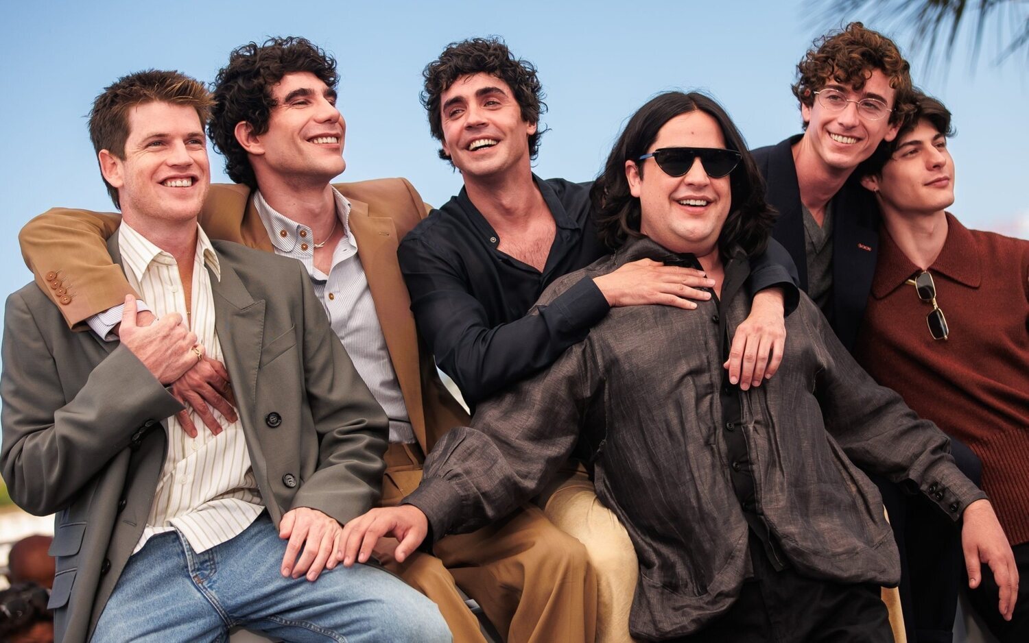Miguel Bernadeau, Javier Calvo, Javier Ambrossi, Carlos González, Guitarricadelafuente y Milo Quifes en el Festival de Cannes